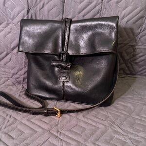 BARELY USED! Dooney & Bourke Florentine Toggle Crossbody